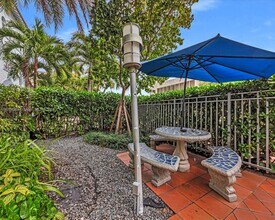 1218 Drexel Ave in Miami Beach, FL - Building Photo - Building Photo