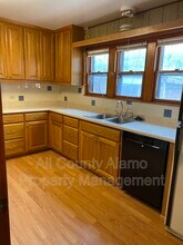 301 Aero Ave in Schertz, TX - Building Photo - Building Photo