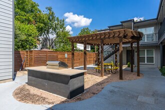 The Brix Apartments in Dallas, TX - Foto de edificio - Building Photo