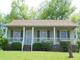 2746 Union Hall Rd in Clarksville, TN - Building Photo