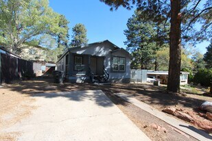 4424 E Wintergreen Rd in Flagstaff, AZ - Building Photo