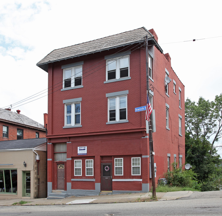 1633 Brownsville Rd in Pittsburgh, PA - Building Photo