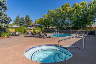 Parklane Apartments in Vancouver, WA - Building Photo