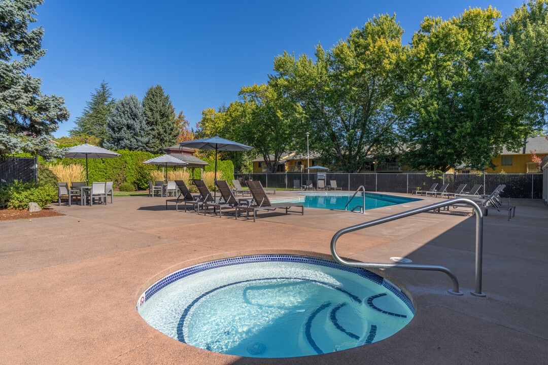 Parklane Apartments in Vancouver, WA - Foto de edificio