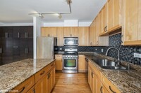 730 W Eastman St, Unit Townhome in Chicago, IL - Foto de edificio - Building Photo