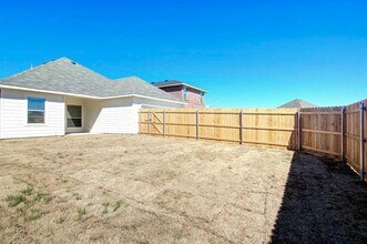 2022 Augusta St in Lancaster, TX - Building Photo - Building Photo