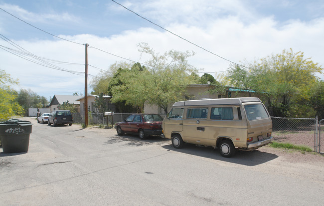 1014 E Chauncey Ln in Tucson, AZ - Foto de edificio - Building Photo