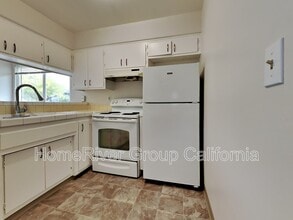 5592 Keoncrest Cir in Sacramento, CA - Building Photo - Building Photo