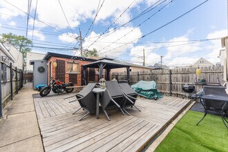 2732 N Monticello Ave, Unit G in Chicago, IL - Building Photo - Building Photo