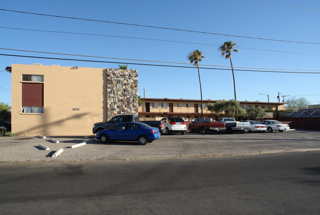 Bellevue Manor in Tucson, AZ - Foto de edificio - Building Photo