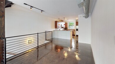 310 S Jensen Dr in Houston, TX - Building Photo - Building Photo