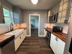11305 NE 13th Ave in Miami, FL - Building Photo - Building Photo