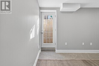 533 Yates Dr in Milton, ON - Building Photo - Building Photo