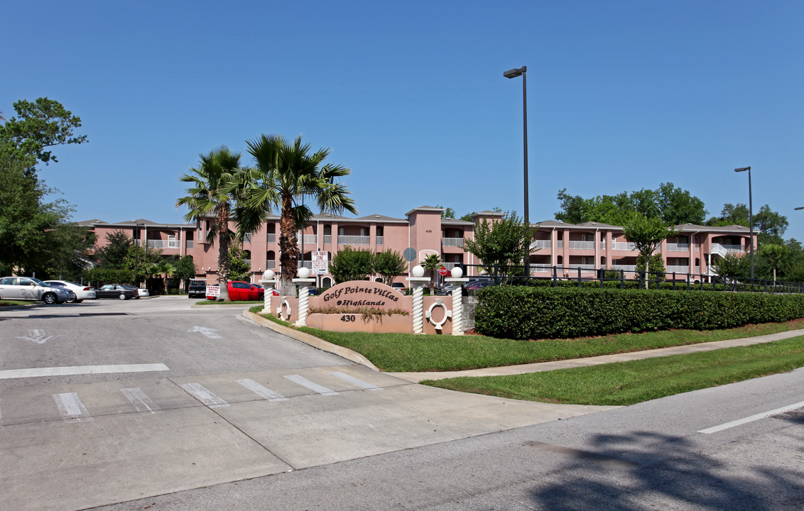 Golf Pointe Villas at Highlands in Winter Springs, FL - Foto de edificio