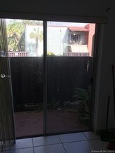 10820 N Kendall Dr-Unit -#S1 in Miami, FL - Building Photo - Building Photo