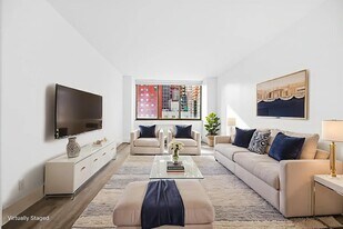 245 E 44th St in New York, NY - Building Photo