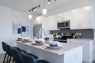 Deco Apartments