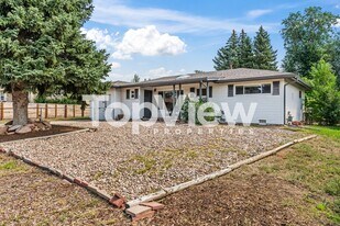 221 Everett Dr in Colorado Springs, CO - Building Photo