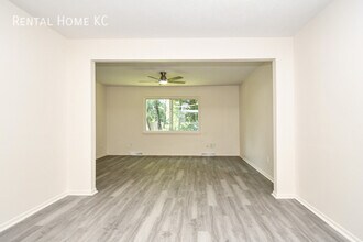 9007 W 78th Cir in Overland Park, KS - Building Photo - Building Photo