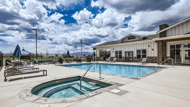 Volta at Voyager in Colorado Springs, CO - Foto de edificio - Building Photo