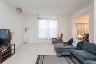 1437 Crimson Ln in Yorkville, IL - Building Photo - Building Photo