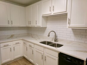 5303 Summit Heights Dr in Winston-Salem, NC - Building Photo - Building Photo