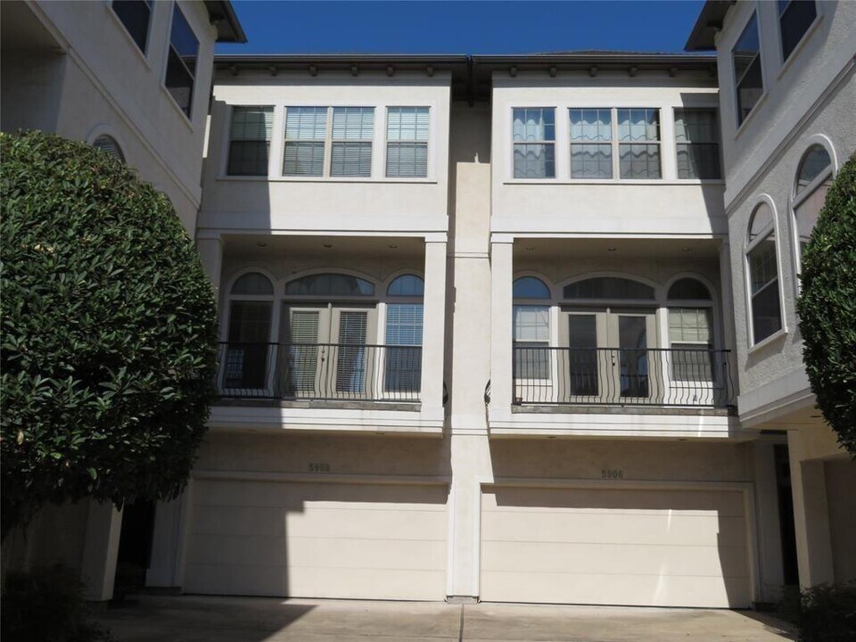 5908 Center St in Houston, TX - Building Photo