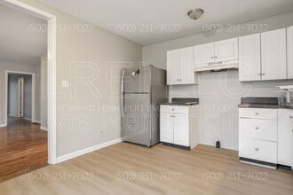 1747 E Oak St in New Albany, IN - Building Photo - Building Photo