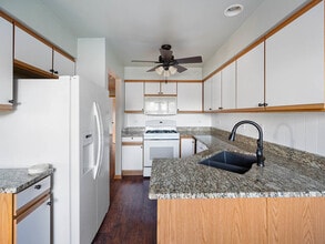 2552 Dickens Dr in Aurora, IL - Building Photo - Building Photo