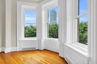 321 Commonwealth Ave, Unit 3 in Boston, MA - Building Photo - Building Photo