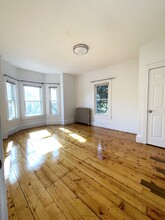 109 Summer St, Unit 3 in Somerville, MA - Foto de edificio - Building Photo