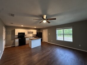 1736 Jennings St in Texarkana, TX - Building Photo - Building Photo