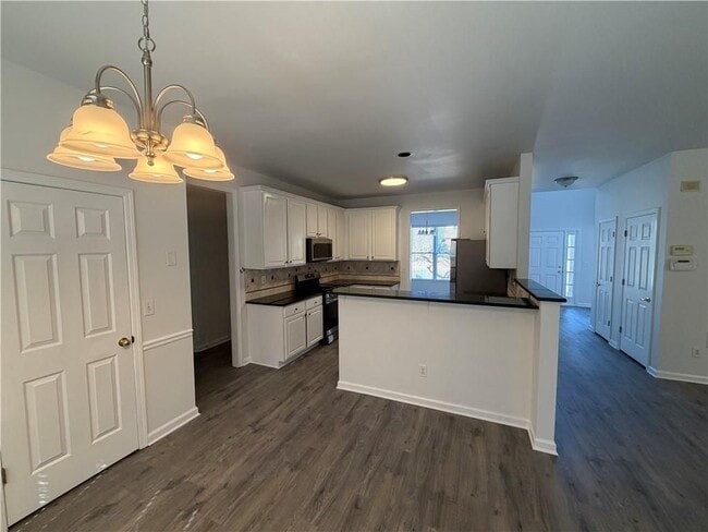 505 Summer Breeze Ct. in Alpharetta, GA - Foto de edificio - Building Photo