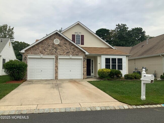 property at 43 Medinah Ct