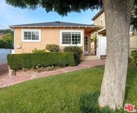 2209 Speyer Ln in Redondo Beach, CA - Foto de edificio - Building Photo