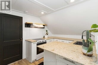 7 Cummings Ave in London, ON - Building Photo - Building Photo