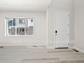 15083 S Reins Wy in Bluffdale, UT - Foto de edificio - Building Photo