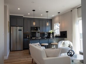 93 Grove St in Fall River, MA - Building Photo - Building Photo