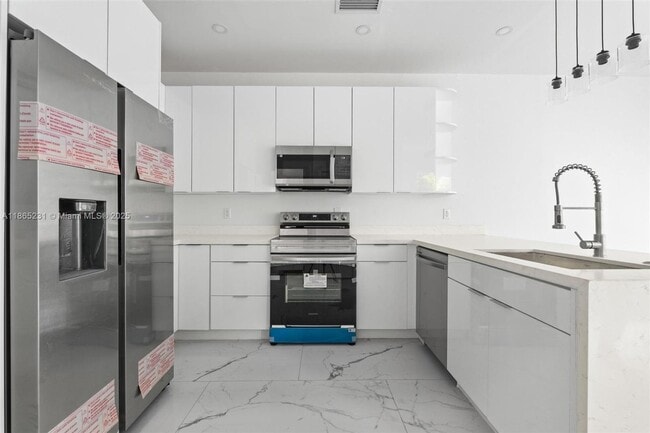 2145 NW 4th St in Pompano Beach, FL - Building Photo - Building Photo