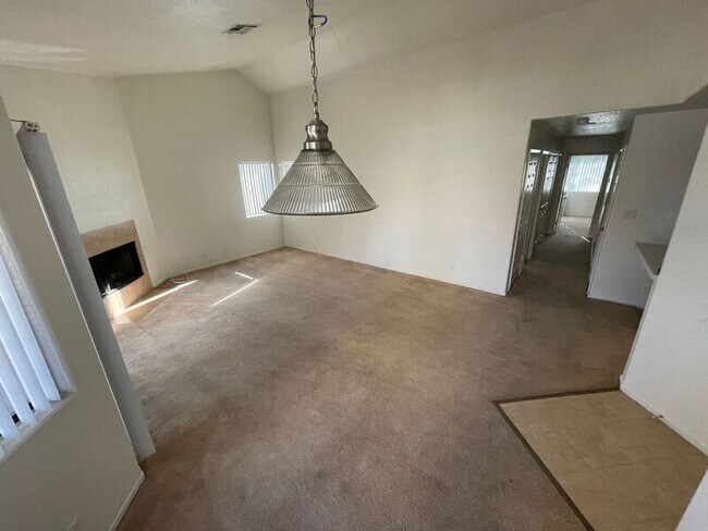 5076 S Rainbow Blvd in Las Vegas, NV - Building Photo - Building Photo