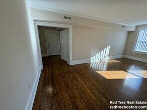 20 Short St, Unit 3 in Brookline, MA - Building Photo - Building Photo