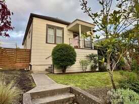 3318 34th Ave S in Seattle, WA - Building Photo