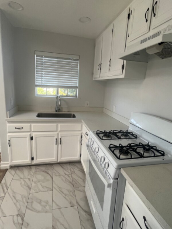 property at 1072 Laguna Ave