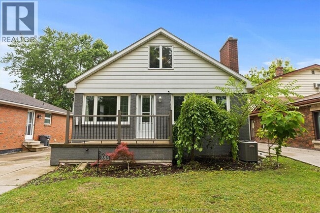 property at 285 Belleperche Pl