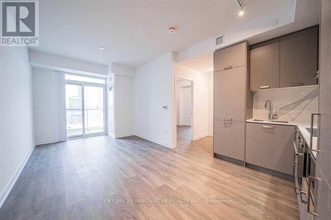 10 Honeycrisp Cres in Vaughan, ON - Building Photo - Building Photo