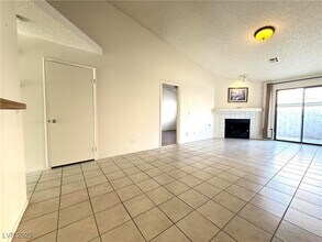 320 Crosswind Way in Las Vegas, NV - Building Photo - Building Photo