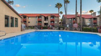 Enclave at the Foothills in Tucson, AZ - Foto de edificio - Building Photo