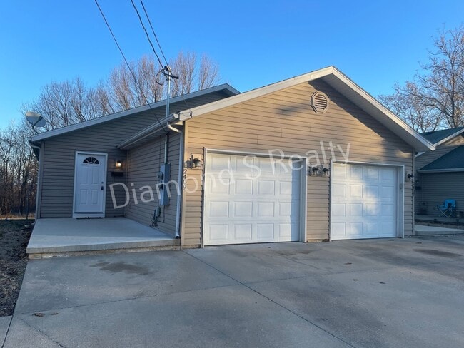 property at 2409 W High St
