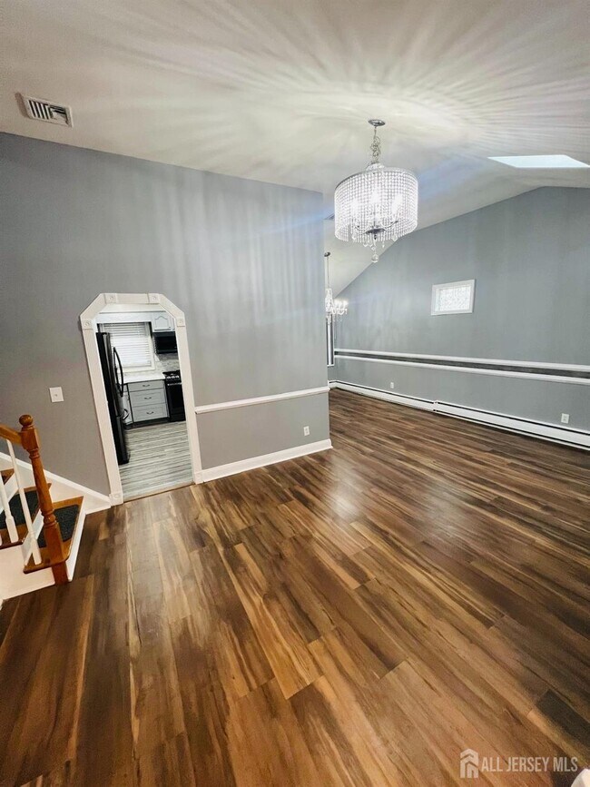 61 Webb Dr in Fords, NJ - Building Photo - Building Photo