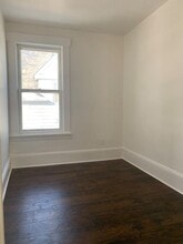 4023 woburn ave in Cleveland, OH - Foto de edificio - Building Photo